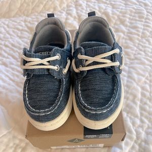 Brand NEW SPERRY toddler shoes - Size 7